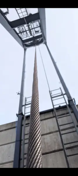 Corkscrew deformation in a 35x7 rotation-resistant hoist rope on a Jaso J380PA tower crane