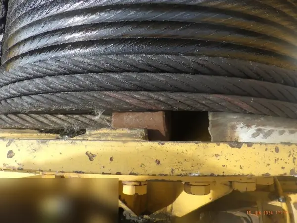Non-standard swaged wire rope end at the drum anchor of a LeTourneau RTG container crane