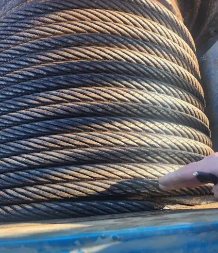 Gaps and irregular wraps in the winch 4 rope layers on a Liebherr LG 1750 drum