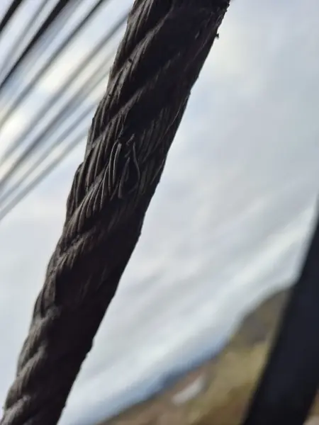 Manitowoc 999 boom hoist wire rope with distorted, crushed strands